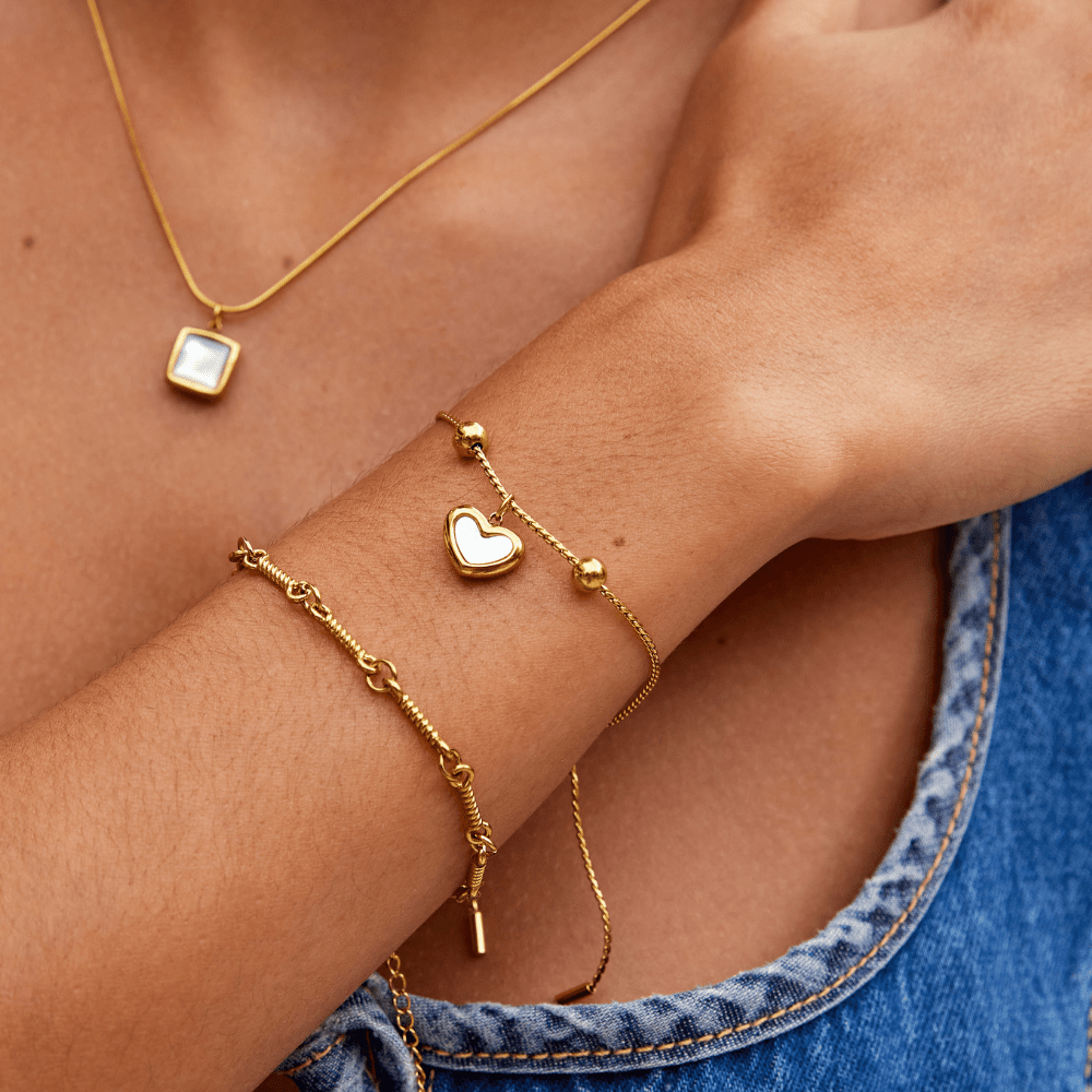 Figaro Gold Knot Chain Bracelet